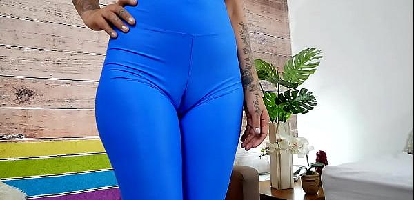  Incredible Bubble Butt and Deep Cameltoe Latina In Tight Spandex Leggings